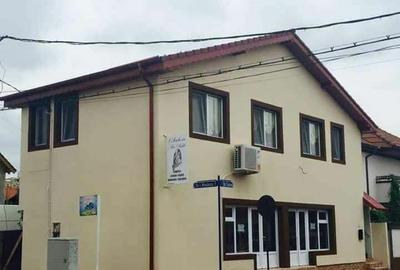 Spațiu comercial, de 50 mp, în Central - 3