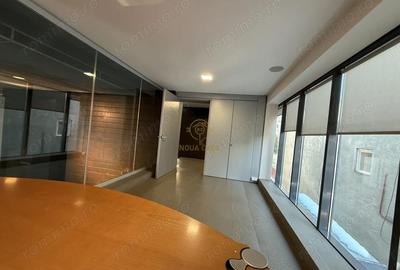 Spațiu comercial, de 303 mp, în Central - 7