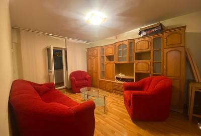 Centru - Aleea cu castani , 3 camere , 2 bai , etaj intermediar - 9