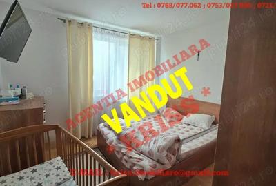 Apartament cu 3 camere semidecomandat în Ceair