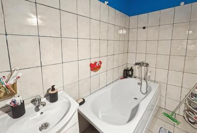 Casă individuală cu 3 camere cu Canalizare în Km 5 - 18