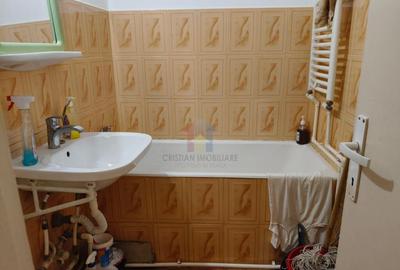 Garsoniera. etaj 2, Mobilata si Utilata, Hipodrom - Sala Pol - 6