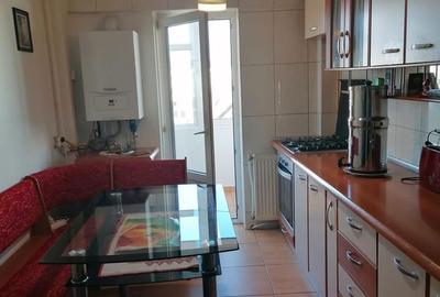 Apartament cu 3 camere decomandat în Central - 3