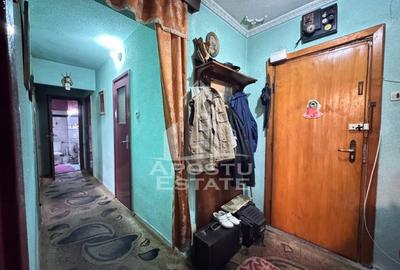 Apartament cu 3 camere, decomandat, zona Dacia - 8