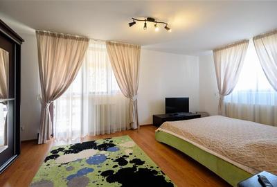 Casă individuală cu 7 camere cu Canalizare în Tractorul