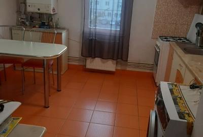 Apartament de vanzare - 2 camere et. 2, Reghin bld. Unirii - 5