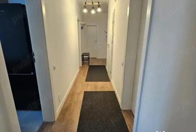 Apartament cu 3 camere decomandat în Parcul Carol