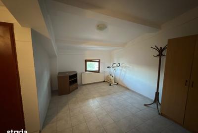 Casă cu 5 camere cu Teren 280 Mp în 1 Mai