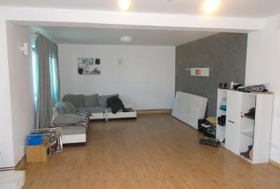 Casă individuală cu 4 camere cu Teren 1190 Mp în Parța - 1