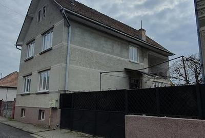 Casă cu 5 camere cu Teren 600 Mp în Central - 5