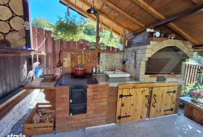 Casă cu 4 camere cu Canalizare în Bucium