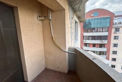 Apartament cu 3 camere decomandat în Olteniței - 21
