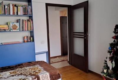 Apartament cu 4 camere decomandat în Central - 3