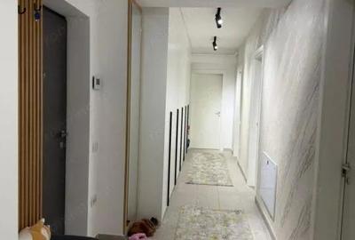 Apartament cu 3 camere decomandat în Central - 3