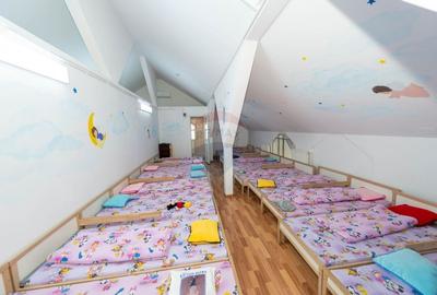Vila spatioasa de vanzare, ideala pentru investitie - 32