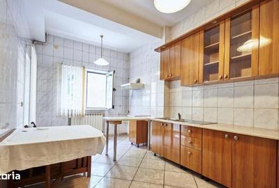 Casă cu 4 camere cu Canalizare în Eroii Revoluției - 12