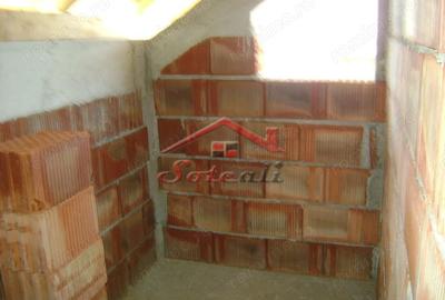 Casă cu Teren 650 Mp în Cornu