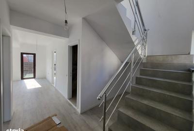 Casă cu 5 camere cu Teren 270 Mp în Central - 13