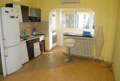 Apartament cu 2 camere decomandat în Colentina