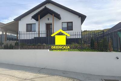 Casă individuală cu 3 camere cu Canalizare în Exterior Est
