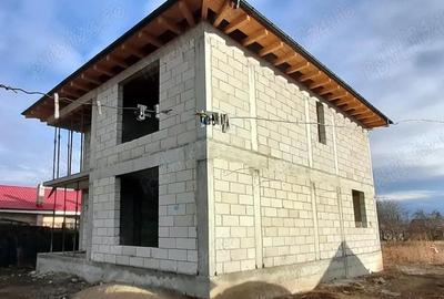 Casă cu Teren 403 Mp în Central - 4