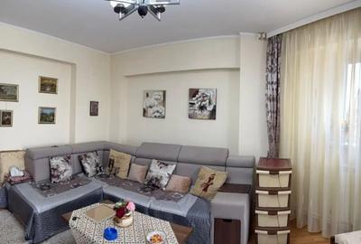 Apartament cu 2 camere decomandat, mobilat în Casa de Cultură