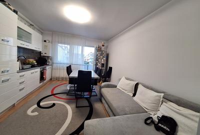 Apartament cu 3 camere, 54 mp, balcon, zona Terra - 1