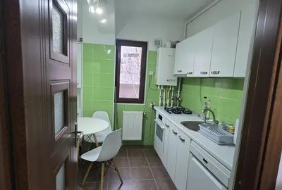 Apartament cu 2 camere decomandat în Apărătorii Patriei - 2