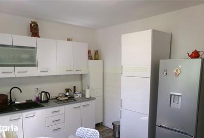 Casă cu 6 camere cu Teren 585 Mp în Central - 2