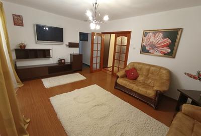 Apartament cu 3 camere decomandat, mobilat în Frumoasa