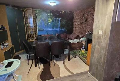 Casă cu Teren 900 Mp în Central - 2