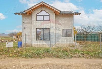 Casa solida la gri, 5 camere, 131 mp utili Priveli?te de vis - 3