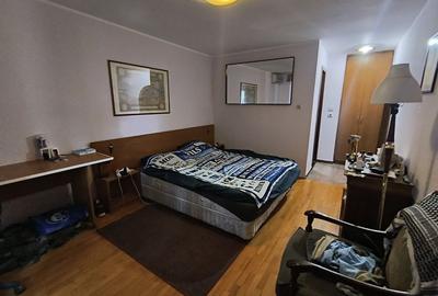 Titulescu- Banu Manta- Ion Mihalache (1 Mai) - 2