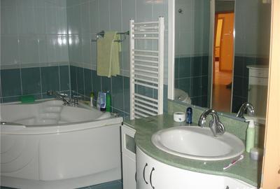 Casă cu 11 camere cu Teren 300 Mp în Bogodinț - 4