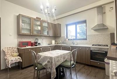 Casă individuală cu 6 camere cu Canalizare în Poiana - 11