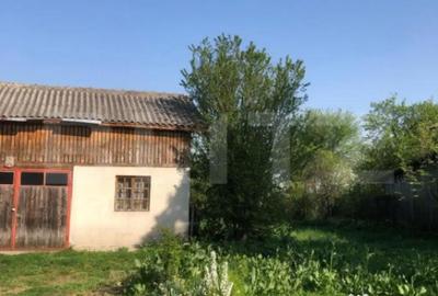 Casă cu 4 camere cu Teren 4000 Mp în Central - 2