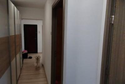 Apartament 4 camere, 2 bai. Blocul este din 1986 parter strada Soldat Croitoru V - 35
