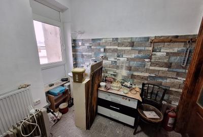 Apartament cu 4 camere decomandat în Calea Victoriei - 14