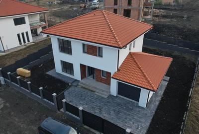 Casă individuală cu 4 camere cu Canalizare în Chinteni - 3