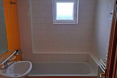 Apartament cu 3 camere semidecomandat în Fălticeni - 3