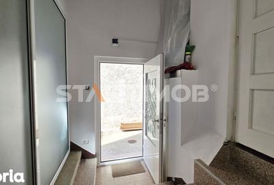 Apartament cu 4 camere în Central - 1