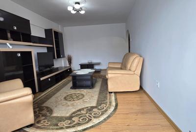 Apartament cu 3 camere decomandat, mobilat în Micro 3 - 2