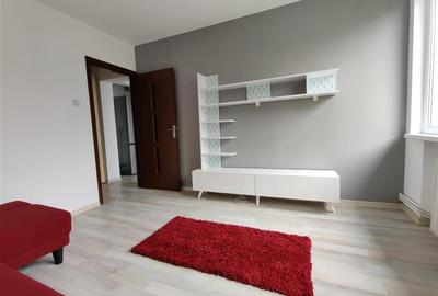 Apartament cu 2 camere decomandat în Cornișa - 4