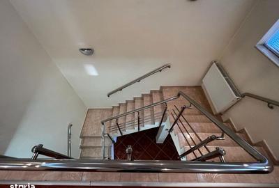 Casă cu 7 camere cu Teren 600 Mp în Central - 7