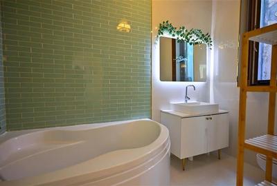 FILM! Eleganta si confort, in cetatea istorica a Brasovului, vedere spre Tampa - 17