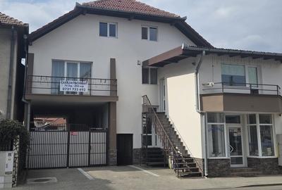 Casă individuală cu 5 camere cu Canalizare în Central - 1