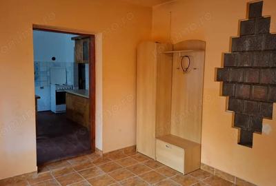 Casă cu 3 camere cu Teren 1080 Mp în Central - 2