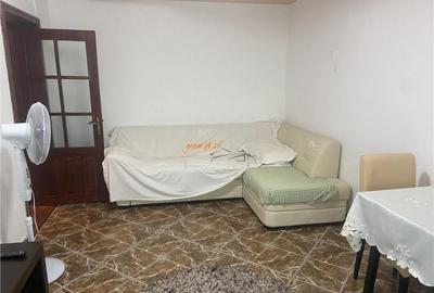 Apartament 3 camere , zona centrala -Inspectoratul Scolar ,d - 11