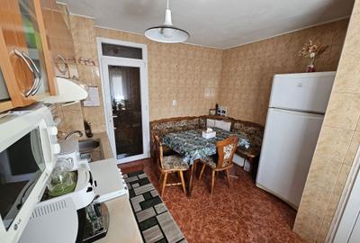 Apartament cu 3 camere decomandat în Central - 1