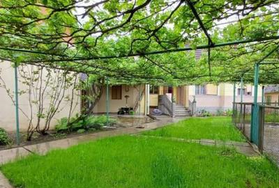 Casa renovabila cu 2 spatii comerciale, 416.6 mp, teren de 7 - 34